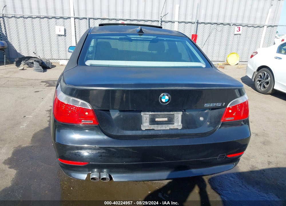 2007 BMW 525I VIN: WBANE535X7CW68387