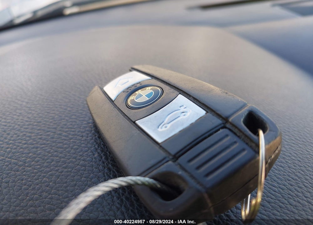 2007 BMW 525I VIN: WBANE535X7CW68387