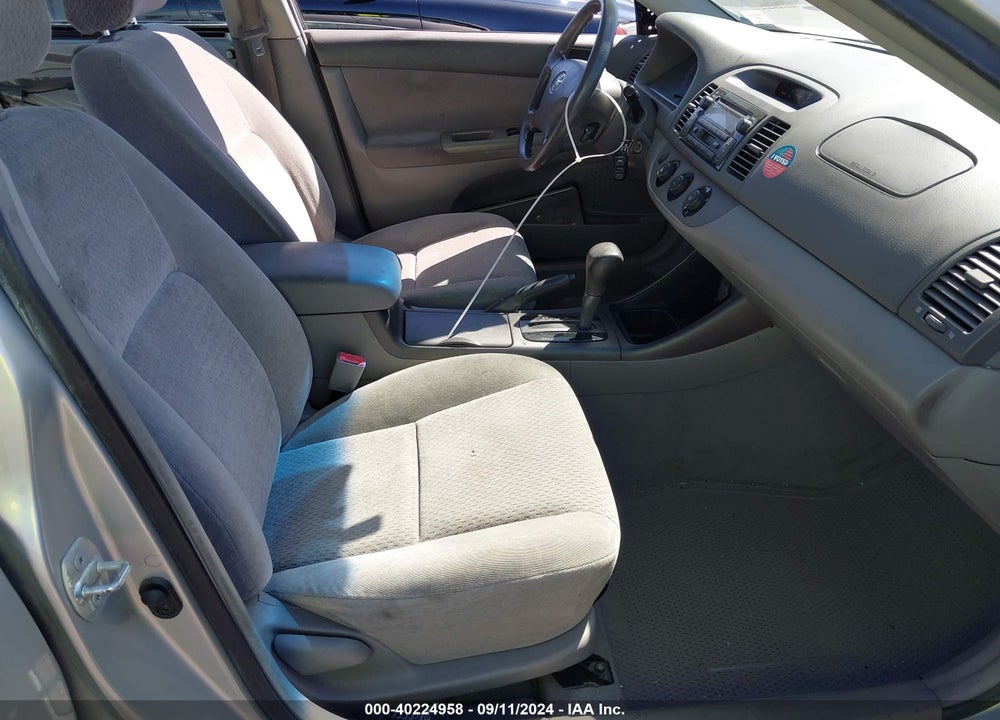 2002 TOYOTA CAMRY LE VIN: 4T1BE32K82U553447