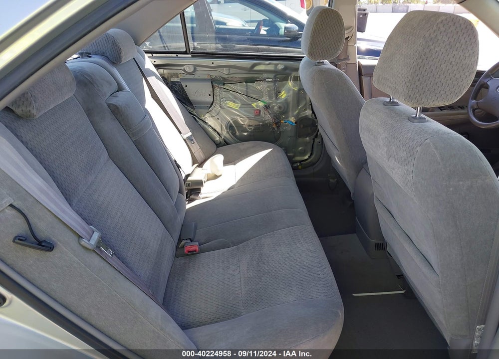 2002 TOYOTA CAMRY LE VIN: 4T1BE32K82U553447