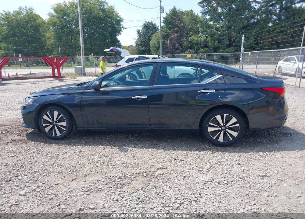 2022 NISSAN ALTIMA SV FWD VIN: 1N4BL4DV0NN301011