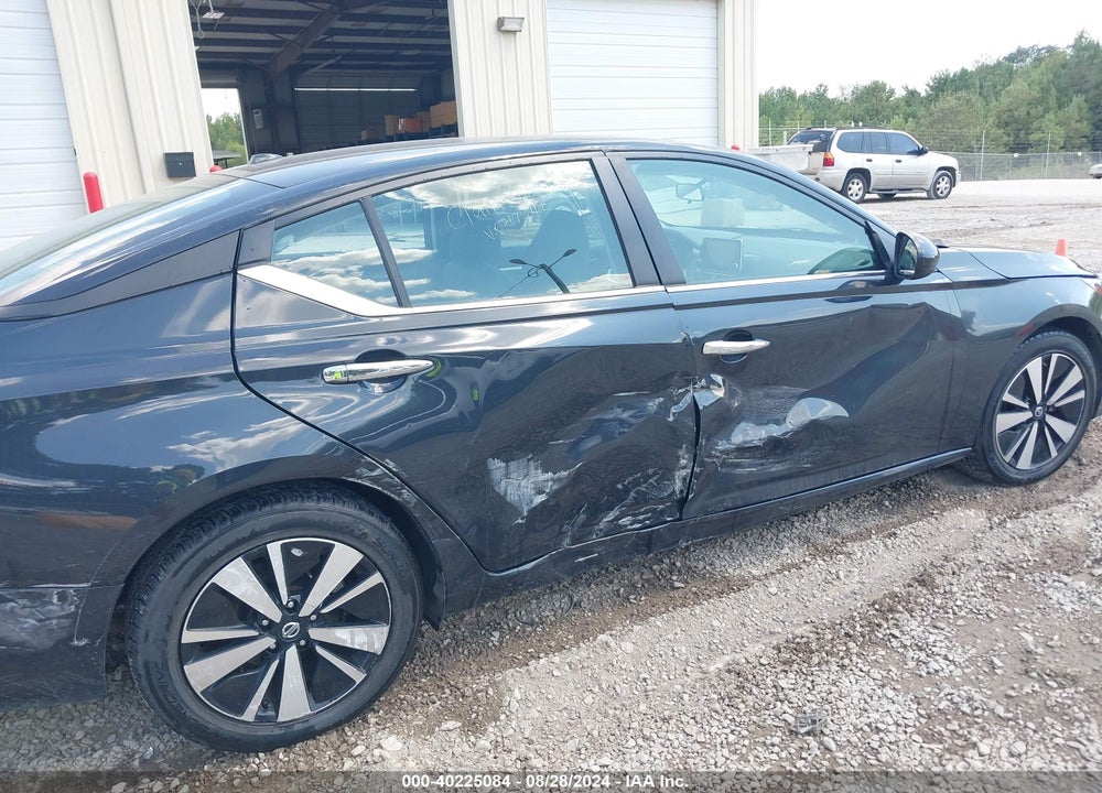 2022 NISSAN ALTIMA SV FWD VIN: 1N4BL4DV0NN301011