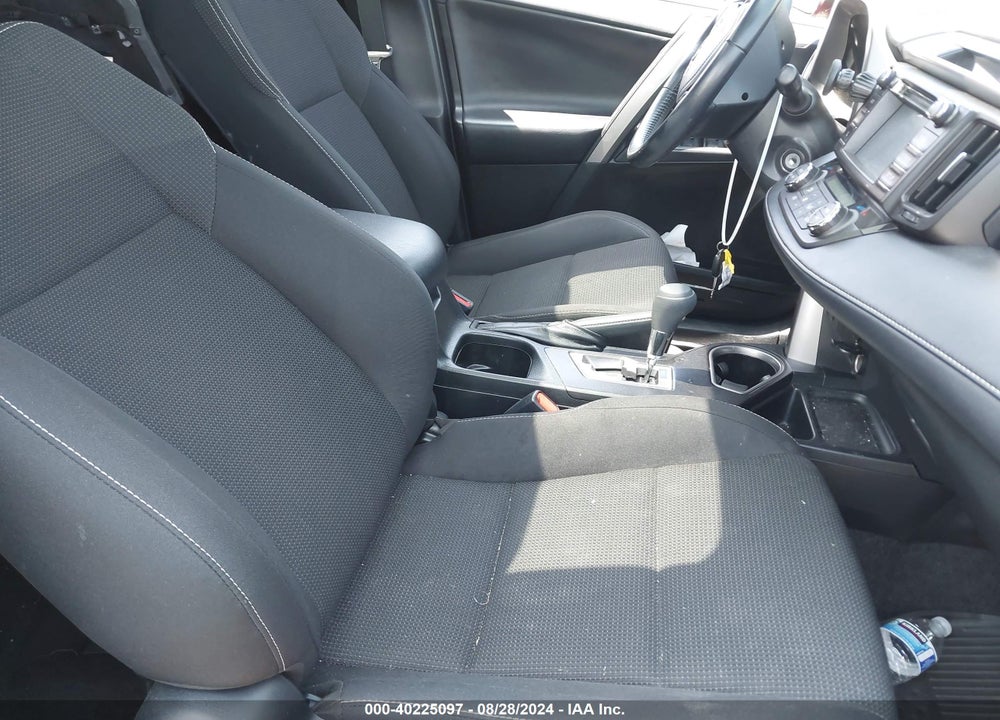 2018 TOYOTA RAV4 XLE VIN: JTMWFREVXJD114910
