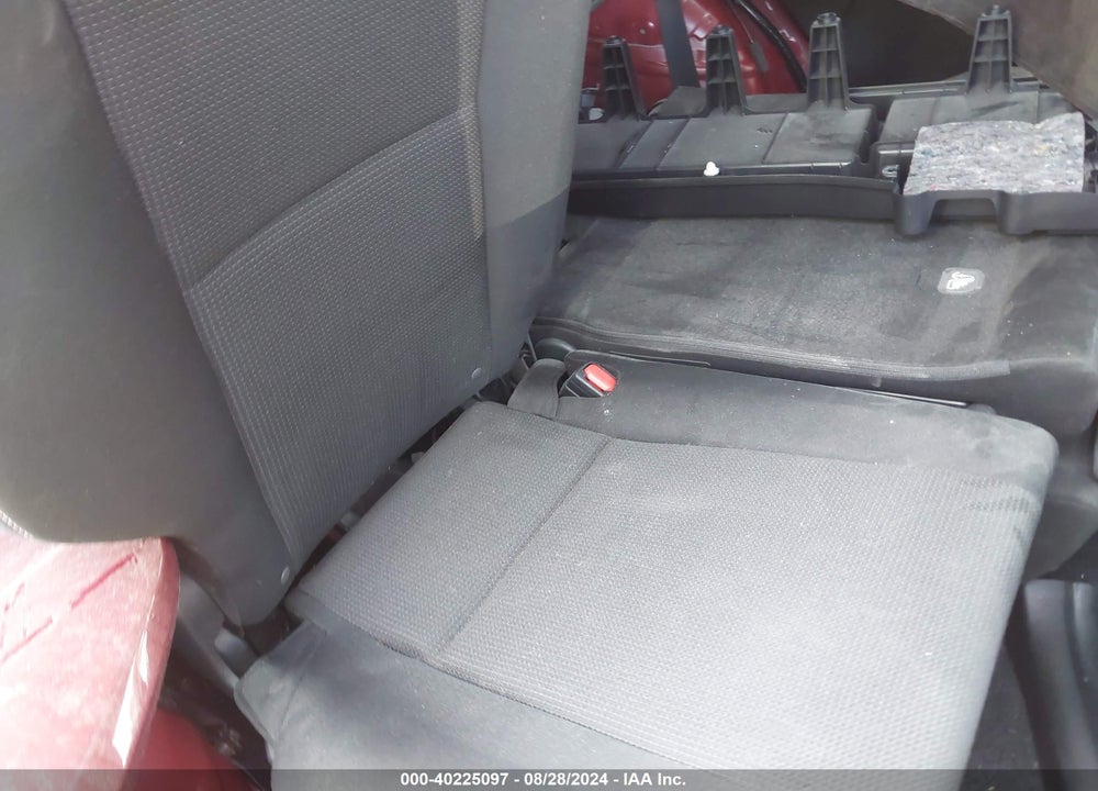 2018 TOYOTA RAV4 XLE VIN: JTMWFREVXJD114910