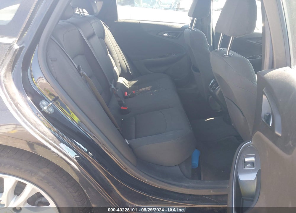2018 CHEVROLET MALIBU LT VIN: 1G1ZD5ST2JF124567