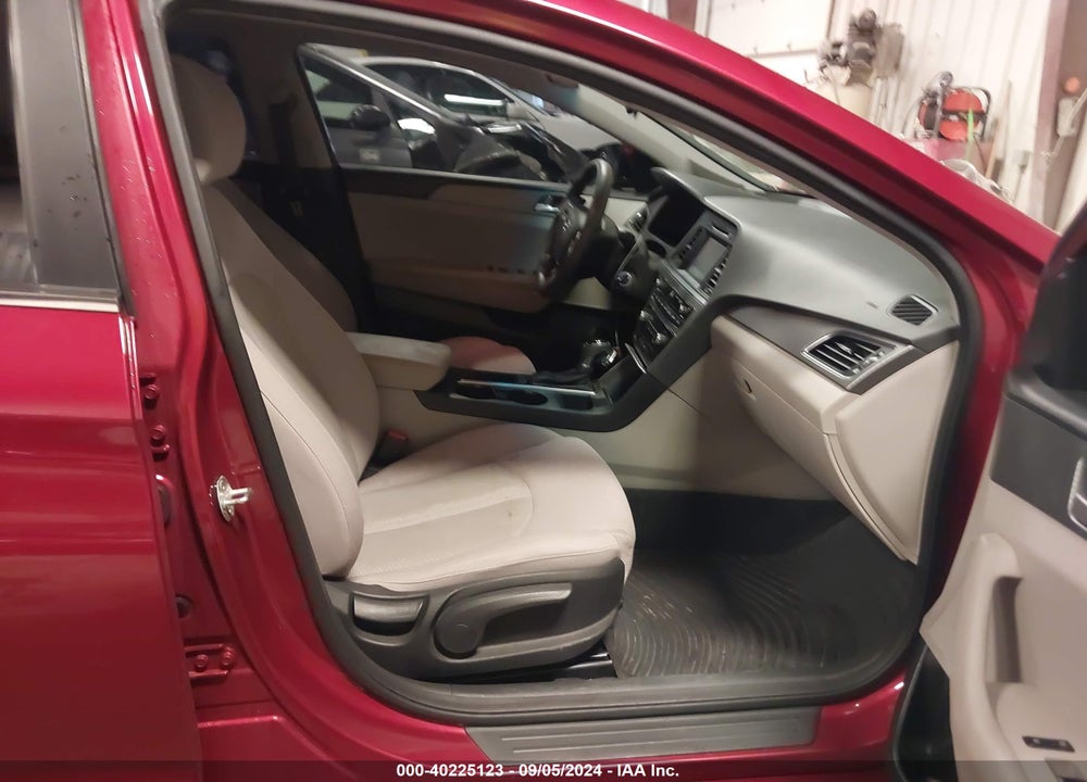 2016 HYUNDAI SONATA SE VIN: 5NPE24AF1GH290983