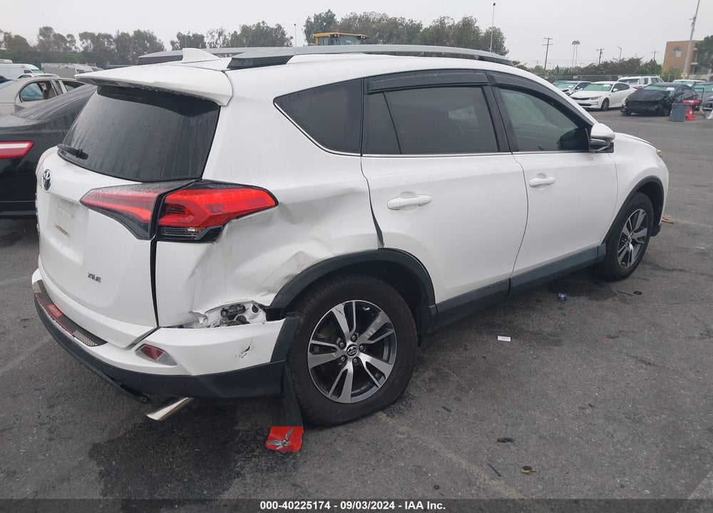 2018 TOYOTA RAV4 XLE VIN: 2T3WFREV0JW460385