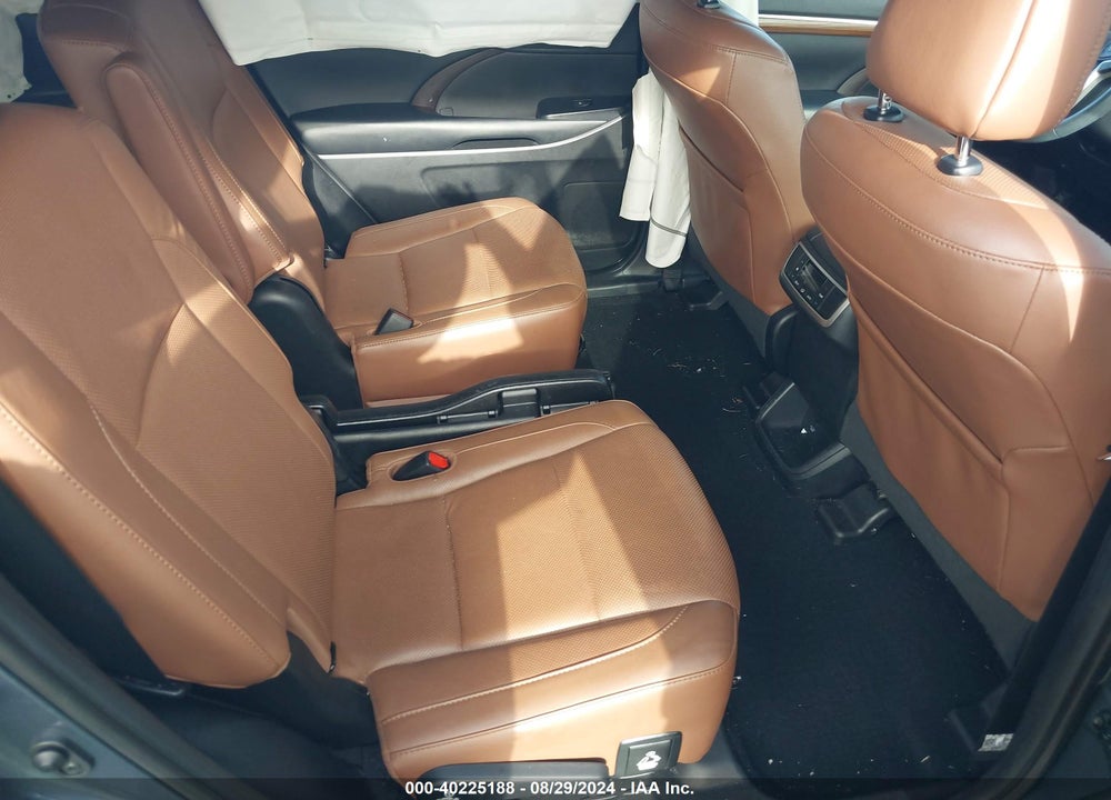 2019 TOYOTA HIGHLANDER LIMITED VIN: 5TDDZRFH4KS983354