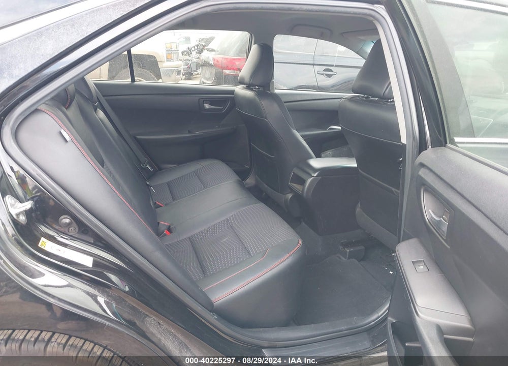 2015 TOYOTA CAMRY SE VIN: 4T1BF1FK1FU044270