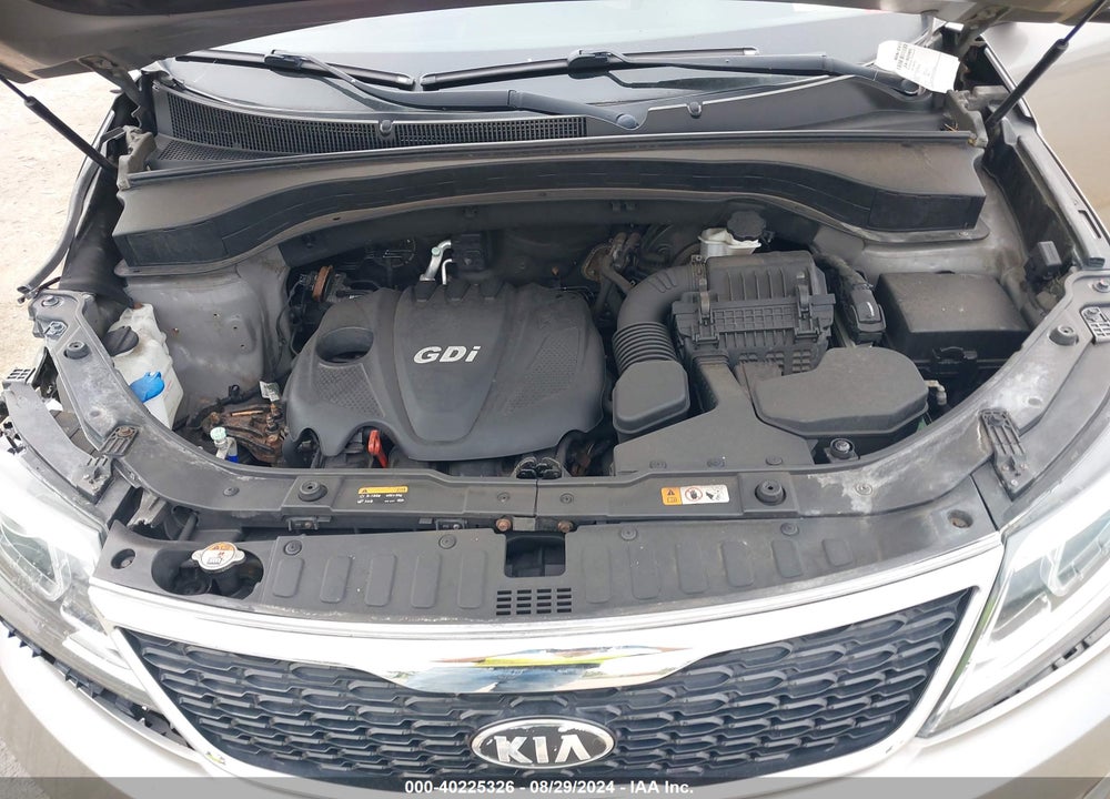 2014 KIA SORENTO LX VIN: 5XYKTCA62EG522652