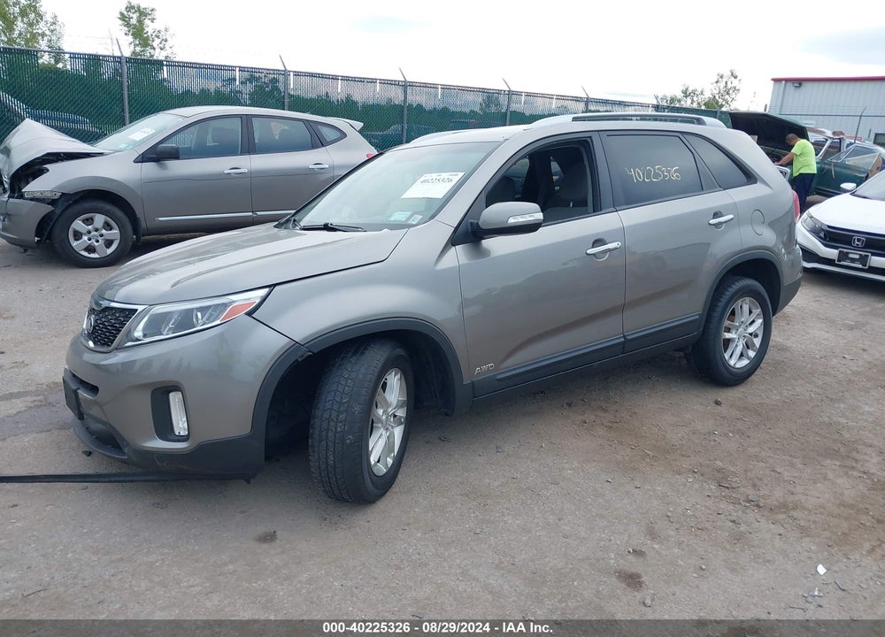 2014 KIA SORENTO LX VIN: 5XYKTCA62EG522652