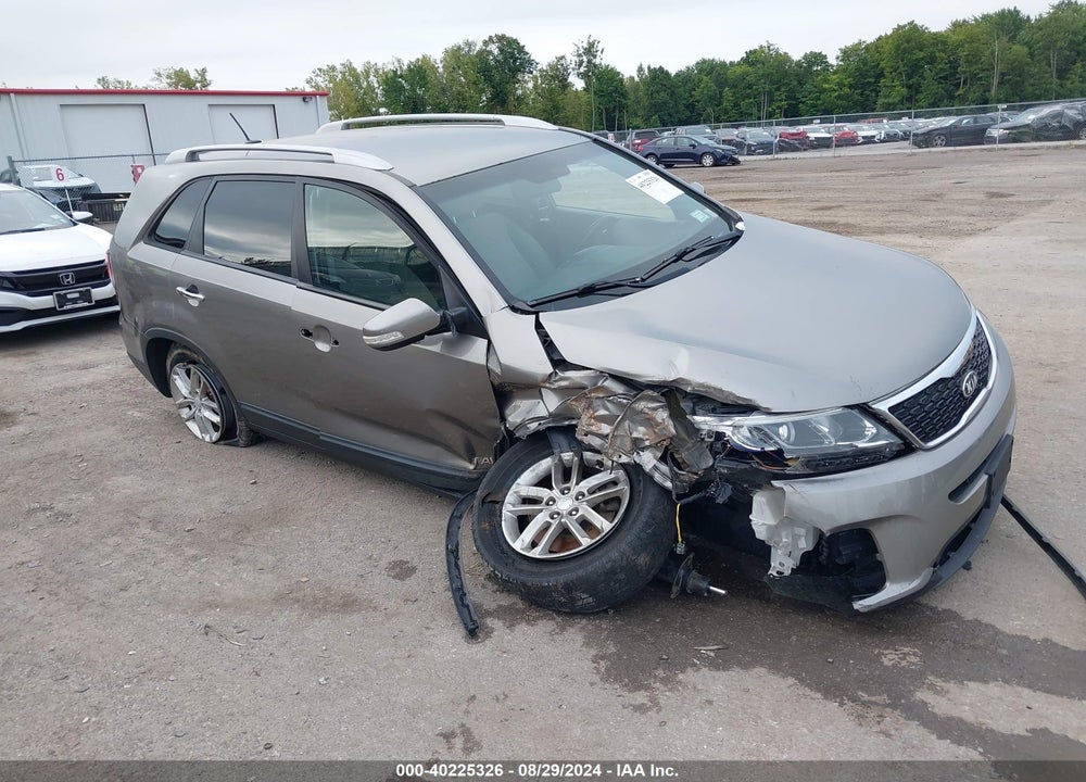 2014 KIA SORENTO LX VIN: 5XYKTCA62EG522652