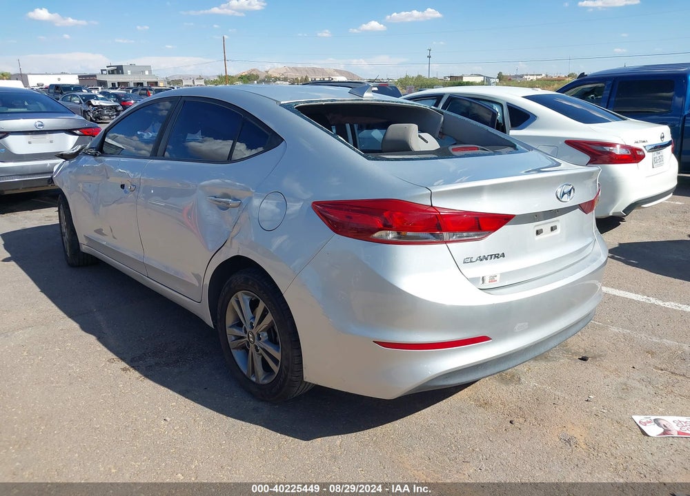 2018 HYUNDAI ELANTRA SEL VIN: 5NPD84LF5JH263591