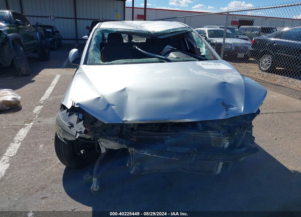 2018 HYUNDAI ELANTRA SEL VIN: 5NPD84LF5JH263591