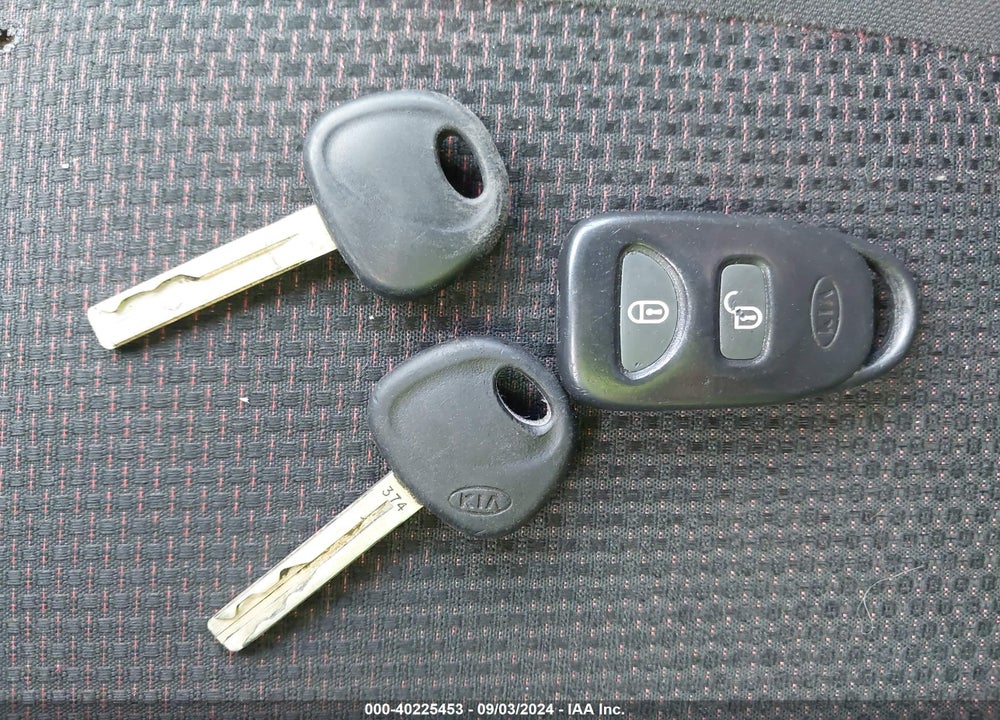 2011 KIA RIO VIN: KNADH4A38B6732111