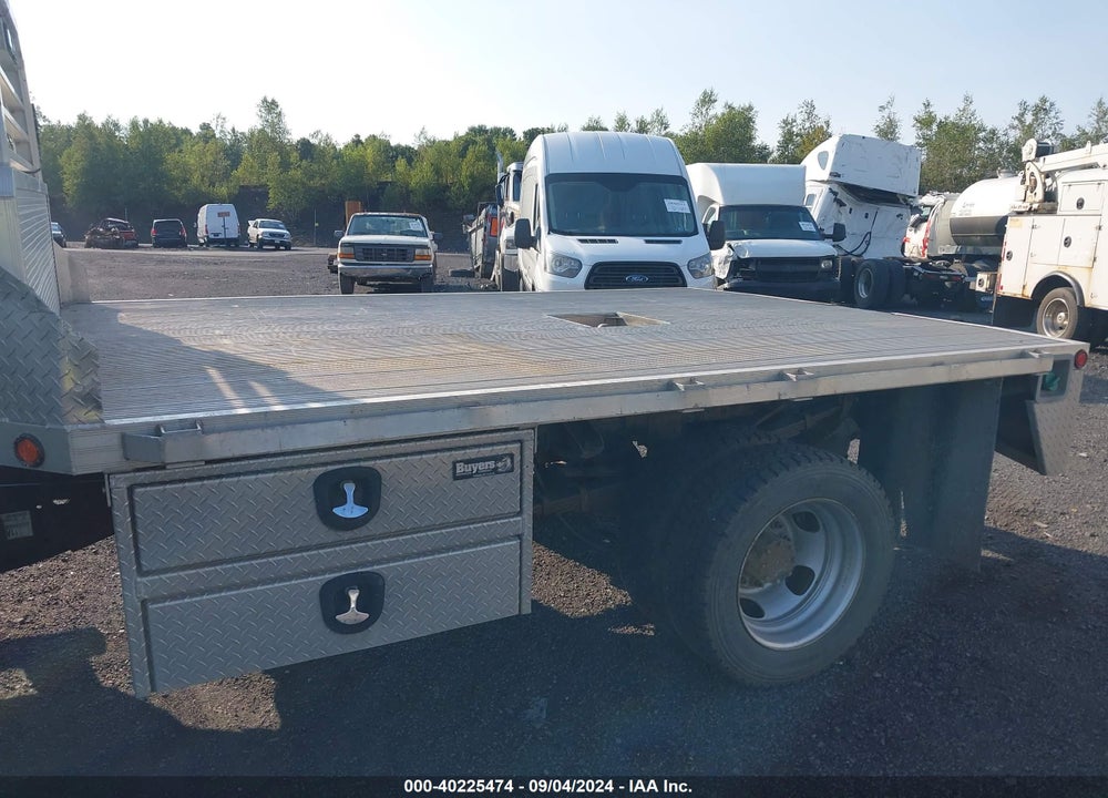 2018 RAM 5500 CHASSIS TRADESMAN/SLT VIN: 3C7WRNBL9JG274074
