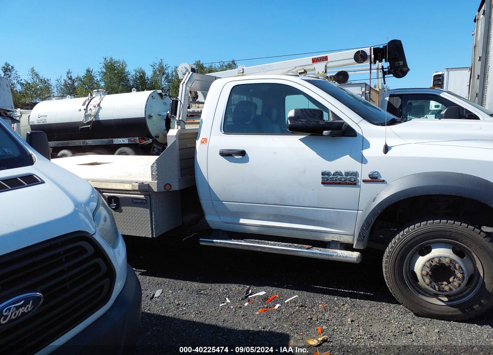 2018 RAM 5500 CHASSIS TRADESMAN/SLT VIN: 3C7WRNBL9JG274074