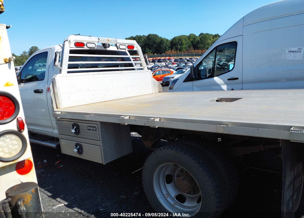 2018 RAM 5500 CHASSIS TRADESMAN/SLT VIN: 3C7WRNBL9JG274074