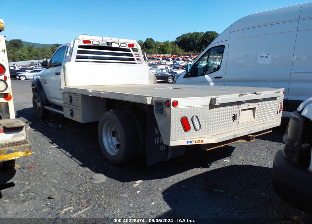 2018 RAM 5500 CHASSIS TRADESMAN/SLT VIN: 3C7WRNBL9JG274074