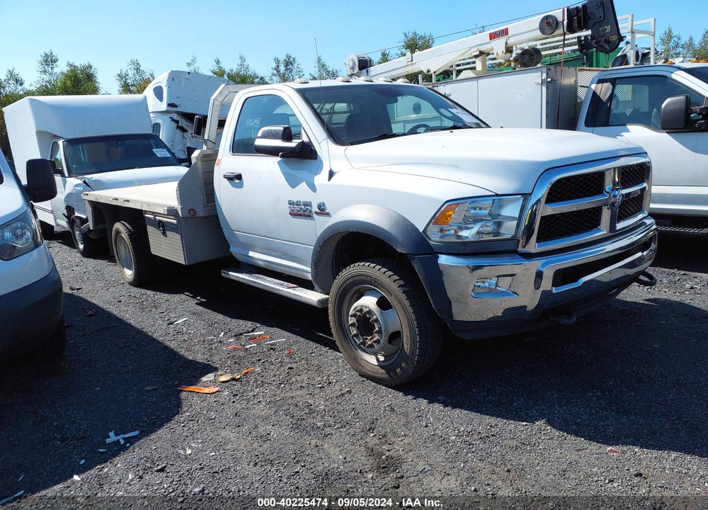 2018 RAM 5500 CHASSIS TRADESMAN/SLT VIN: 3C7WRNBL9JG274074