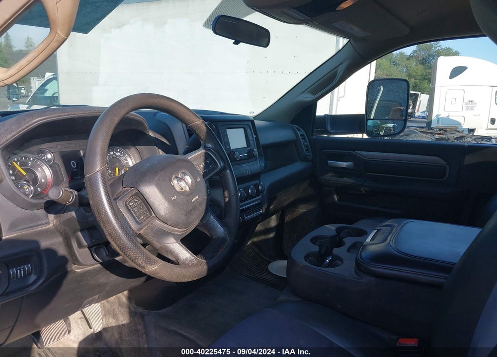 2019 RAM 5500 CHASSIS TRADESMAN/SLT VIN: 3C7WRNBL3KG577692