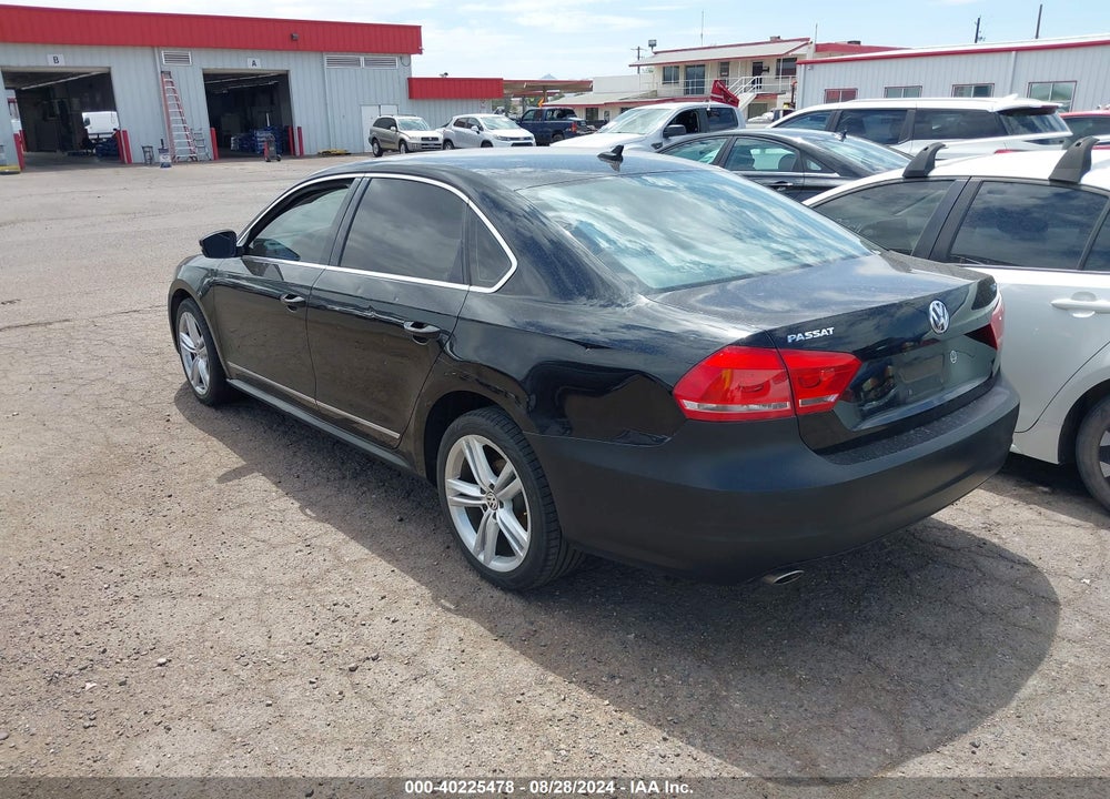 2014 VOLKSWAGEN PASSAT 2.0L TDI SEL PREMIUM VIN: 1VWCN7A35EC022322