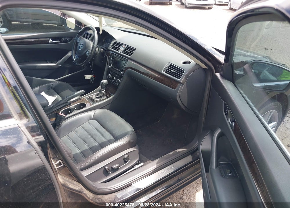 2014 VOLKSWAGEN PASSAT 2.0L TDI SEL PREMIUM VIN: 1VWCN7A35EC022322