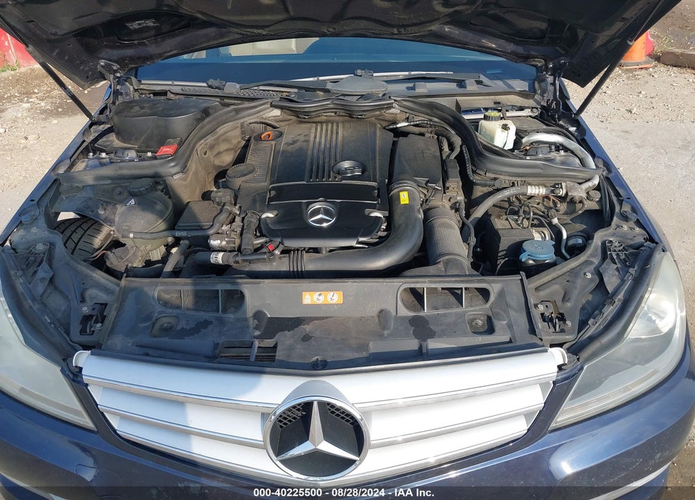 2012 MERCEDES-BENZ C 250 LUXURY/SPORT VIN: WDDGF4HB2CR237945