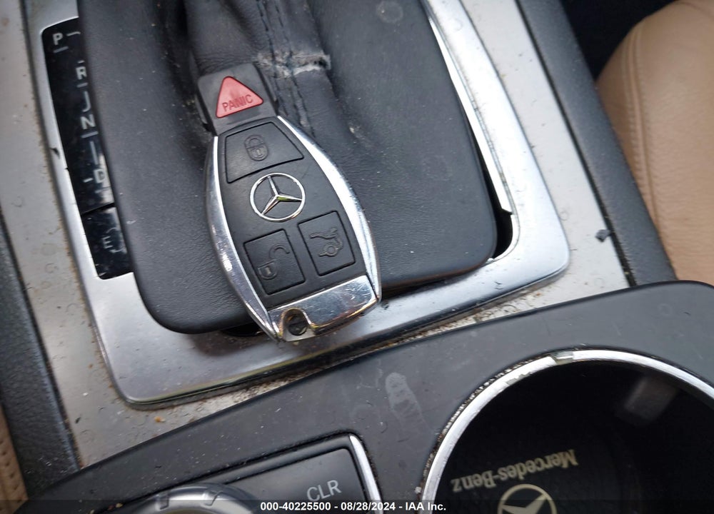 2012 MERCEDES-BENZ C 250 LUXURY/SPORT VIN: WDDGF4HB2CR237945