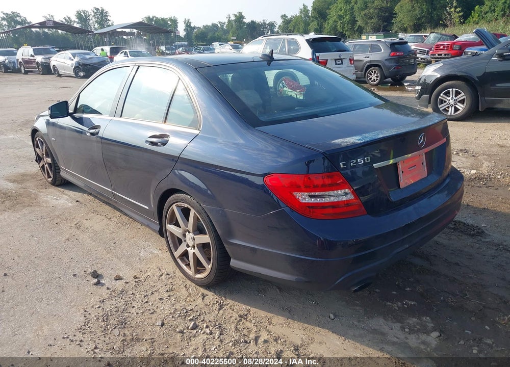 2012 MERCEDES-BENZ C 250 LUXURY/SPORT VIN: WDDGF4HB2CR237945