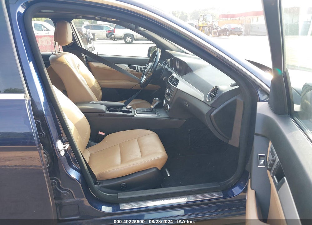 2012 MERCEDES-BENZ C 250 LUXURY/SPORT VIN: WDDGF4HB2CR237945