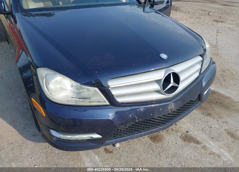 2012 MERCEDES-BENZ C 250 LUXURY/SPORT VIN: WDDGF4HB2CR237945