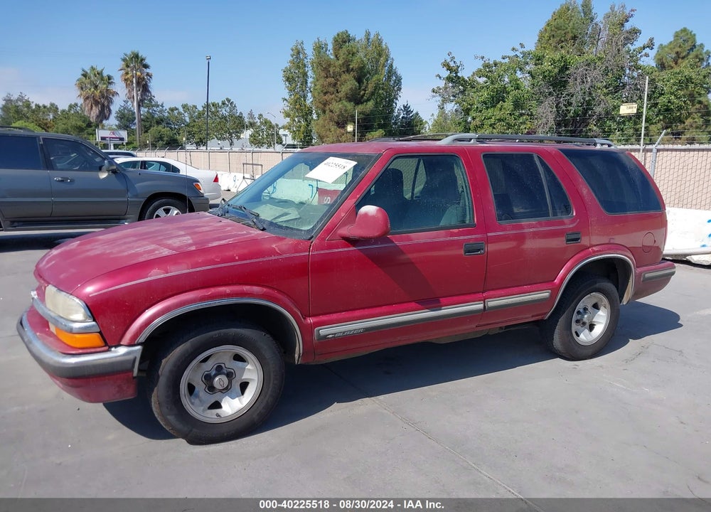 1998 CHEVROLET BLAZER LT VIN: 1GNCS13W2W2136244