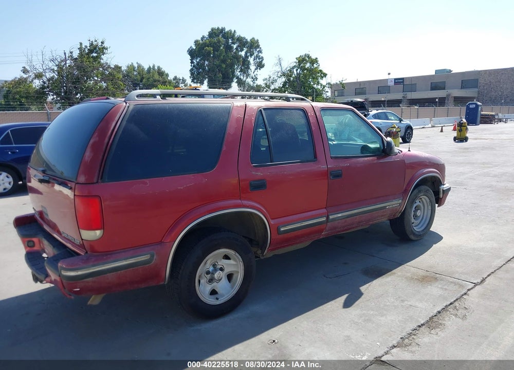 1998 CHEVROLET BLAZER LT VIN: 1GNCS13W2W2136244
