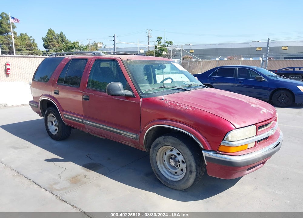 1998 CHEVROLET BLAZER LT VIN: 1GNCS13W2W2136244