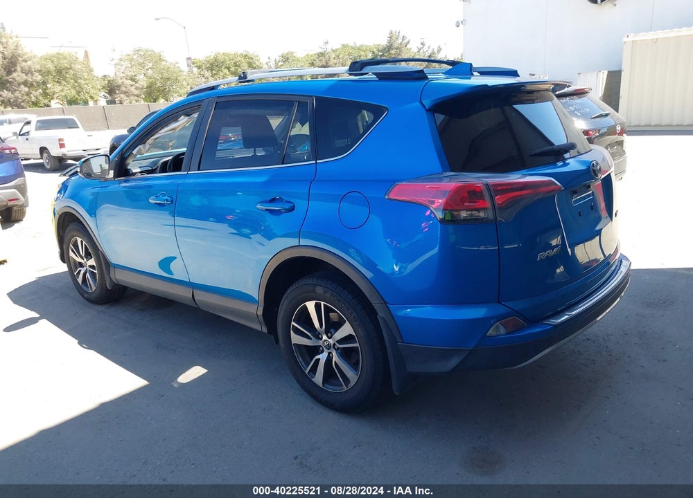 2018 TOYOTA RAV4 XLE VIN: JTMWFREV4JJ176028