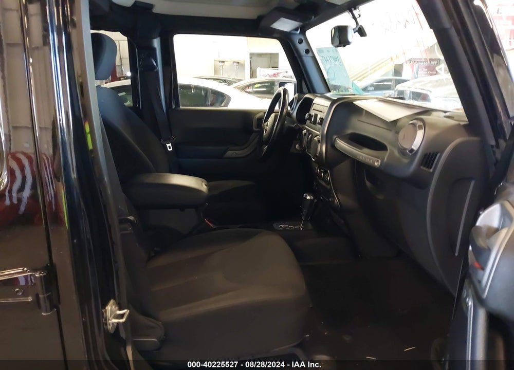 2015 JEEP WRANGLER UNLIMITED SPORT VIN: 1C4BJWDG1FL612540