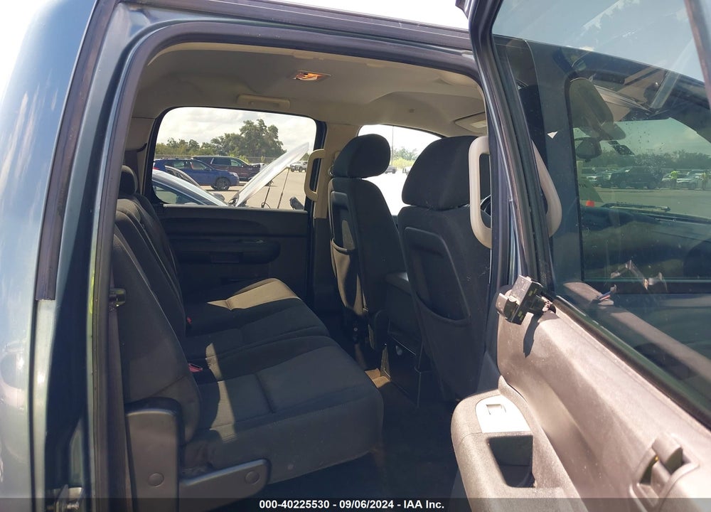 2011 CHEVROLET SILVERADO 1500 LT VIN: 3GCPKSE39BG344304