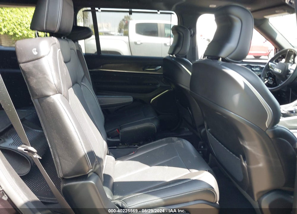 2023 JEEP GRAND CHEROKEE L OVERLAND 4X2 VIN: 1C4RJJDG5P8108837