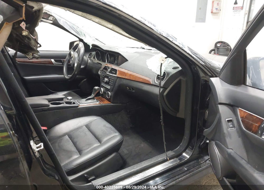 2012 MERCEDES-BENZ C 300 VIN: WDDGF8BBXCA604685