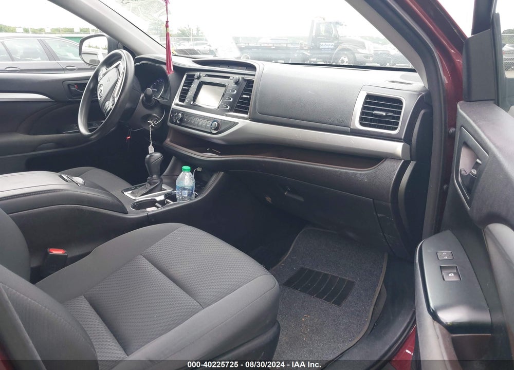 2016 TOYOTA HIGHLANDER LE V6 VIN: 5TDBKRFH3GS318397
