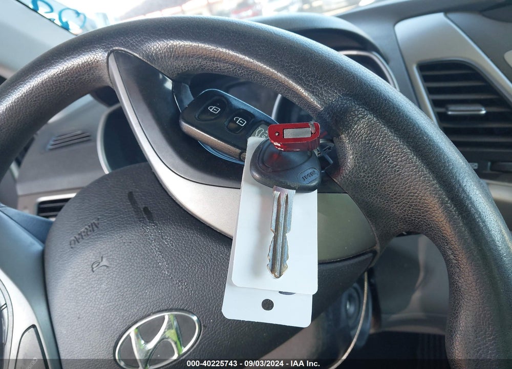 2014 HYUNDAI ELANTRA SE VIN: 5NPDH4AE6EH516031