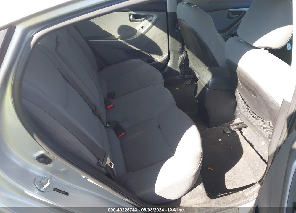 2014 HYUNDAI ELANTRA SE VIN: 5NPDH4AE6EH516031