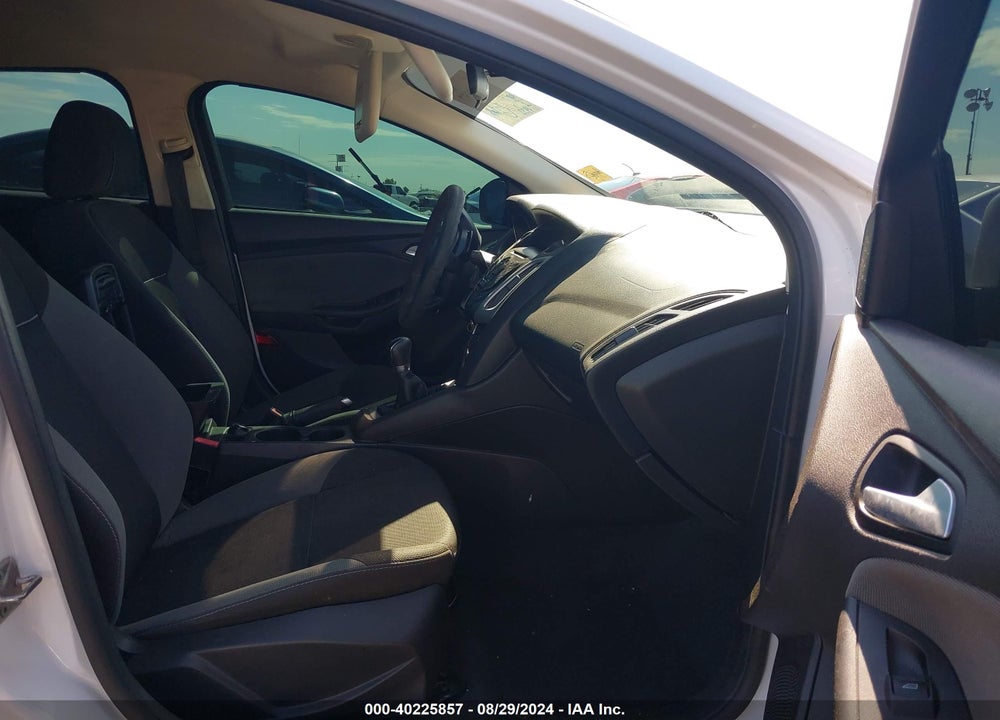 2013 FORD FOCUS SE VIN: 1FADP3K28DL335448