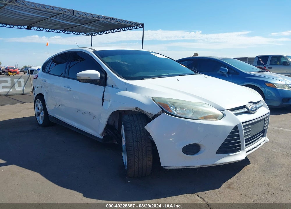 2013 FORD FOCUS SE VIN: 1FADP3K28DL335448