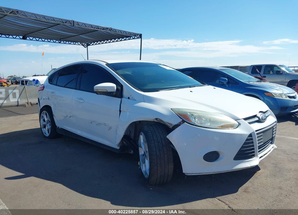 2013 FORD FOCUS SE VIN: 1FADP3K28DL335448