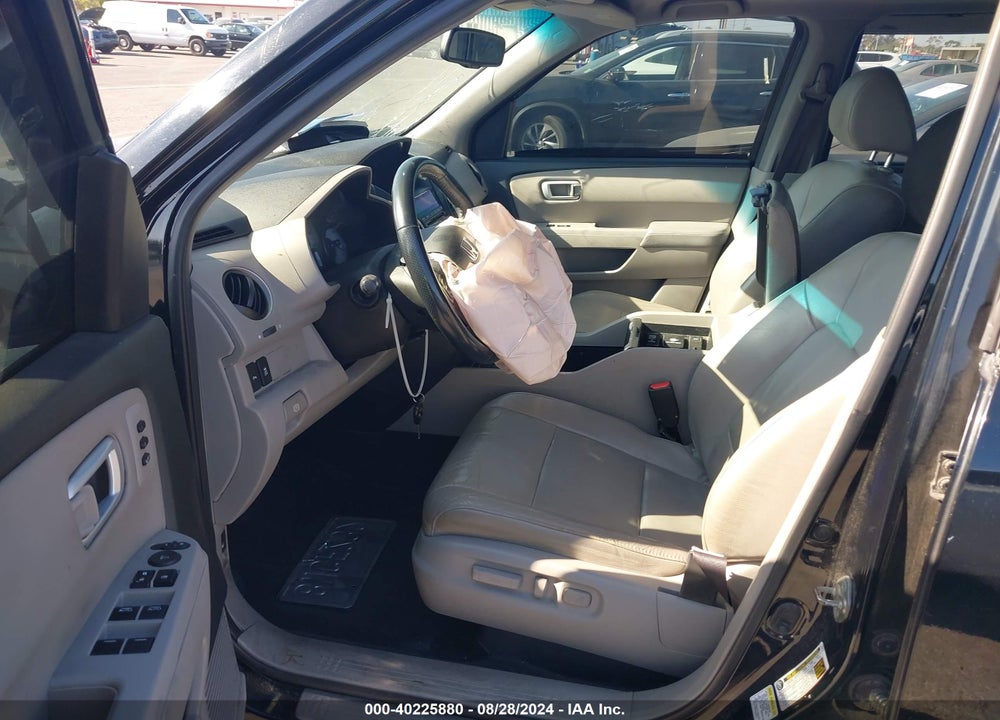 2013 HONDA PILOT TOURING VIN: 5FNYF4H92DB059263