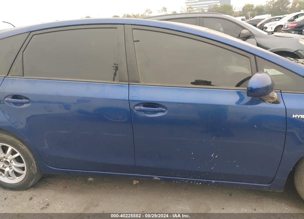 2015 TOYOTA PRIUS V TWO VIN: JTDZN3EU3FJ033499