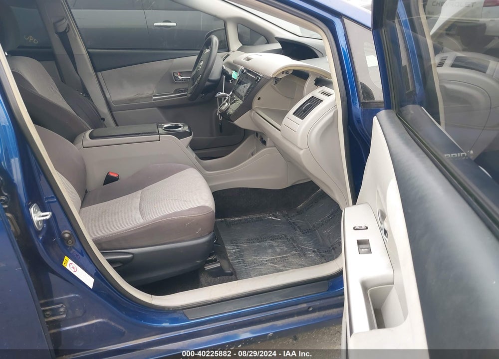 2015 TOYOTA PRIUS V TWO VIN: JTDZN3EU3FJ033499
