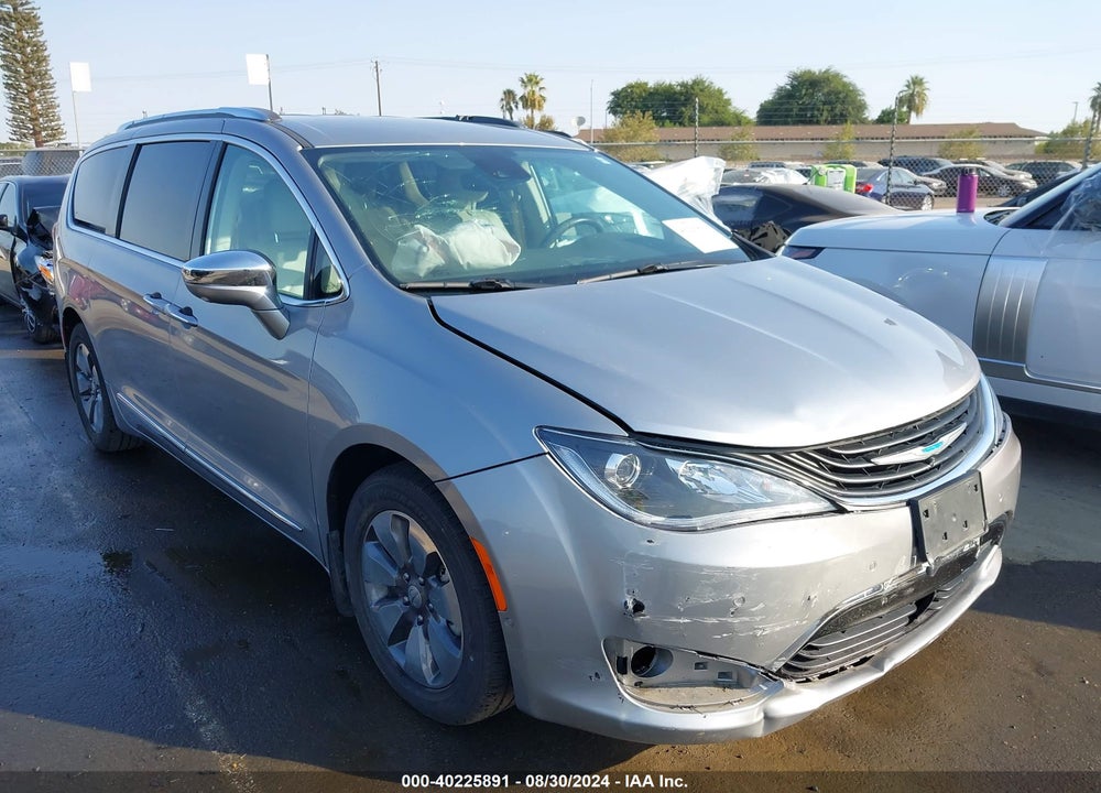 2017 CHRYSLER PACIFICA HYBRID PLATINUM VIN: 2C4RC1N73HR686112